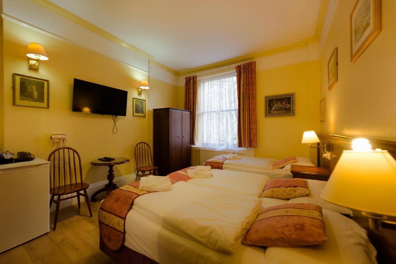 Dolphin Hotel Лондон Екстериор снимка
