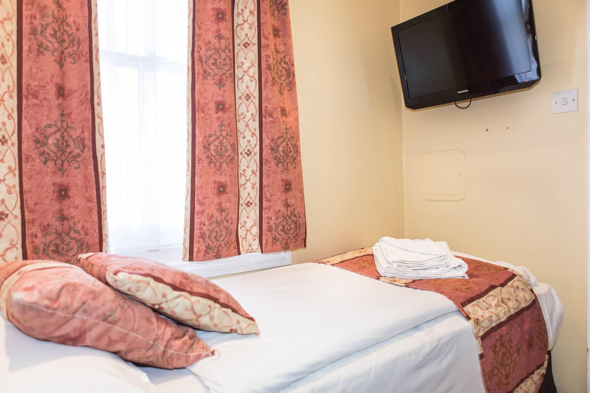 Dolphin Hotel Лондон Екстериор снимка