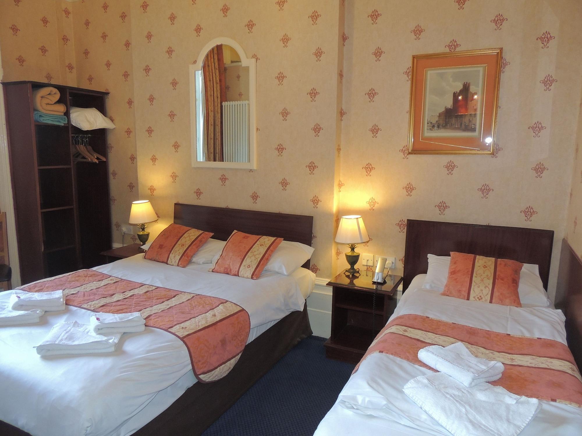 Dolphin Hotel Лондон Екстериор снимка