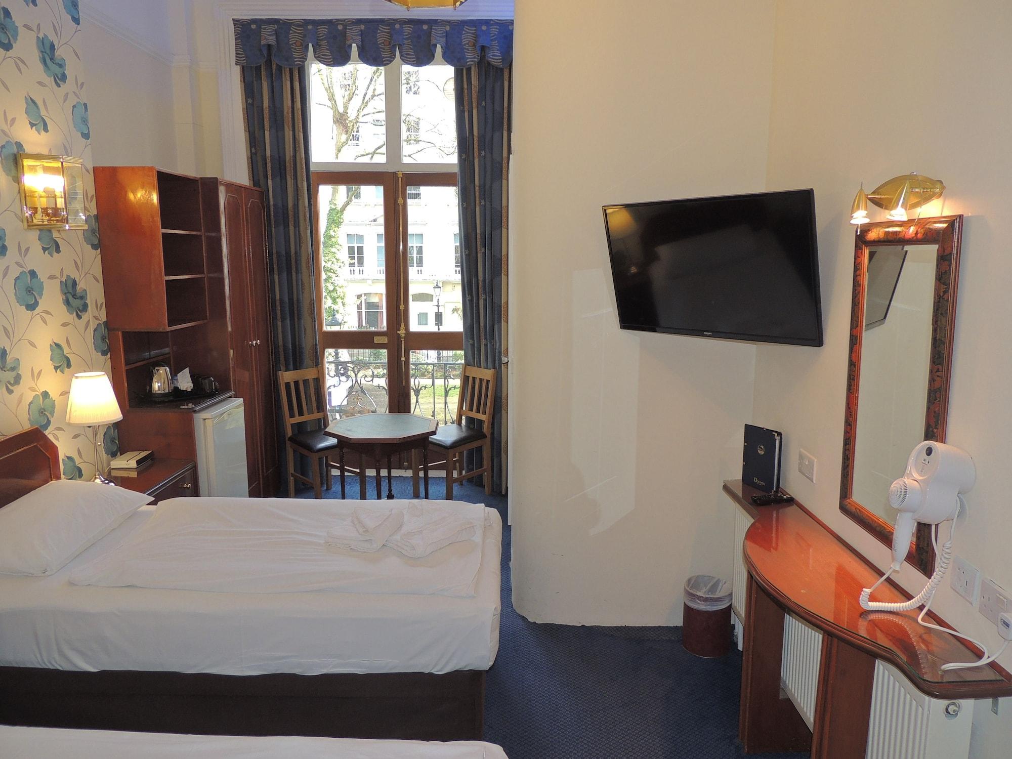 Dolphin Hotel Лондон Екстериор снимка