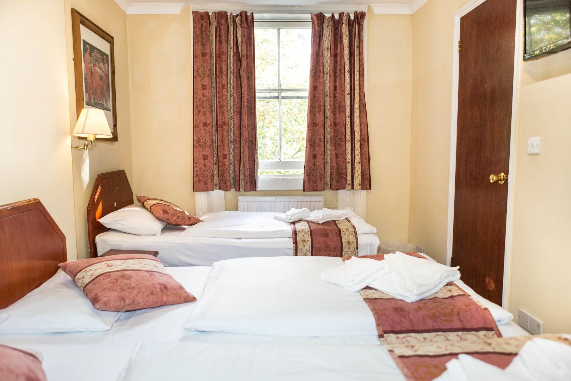 Dolphin Hotel Лондон Екстериор снимка