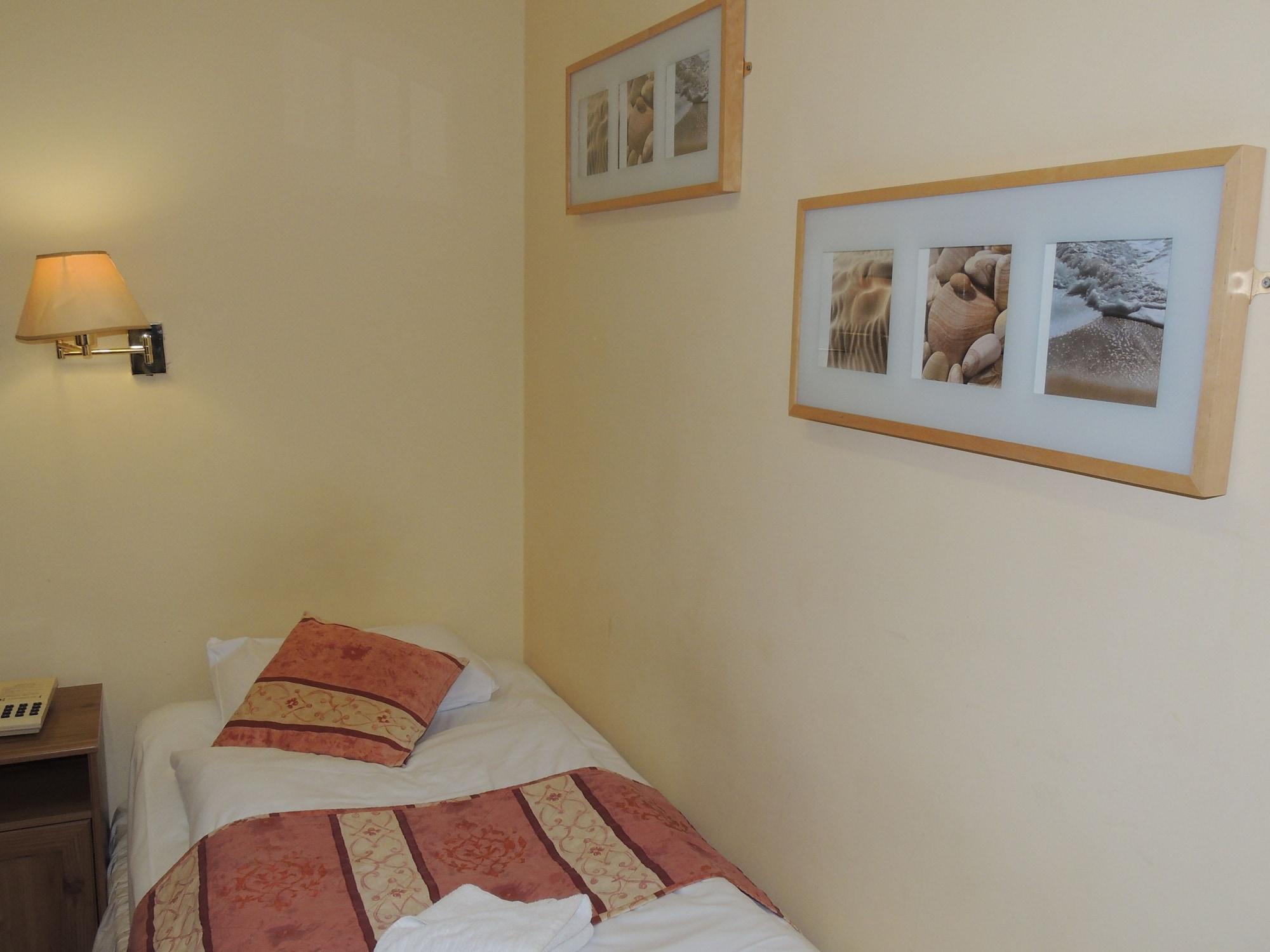 Dolphin Hotel Лондон Екстериор снимка