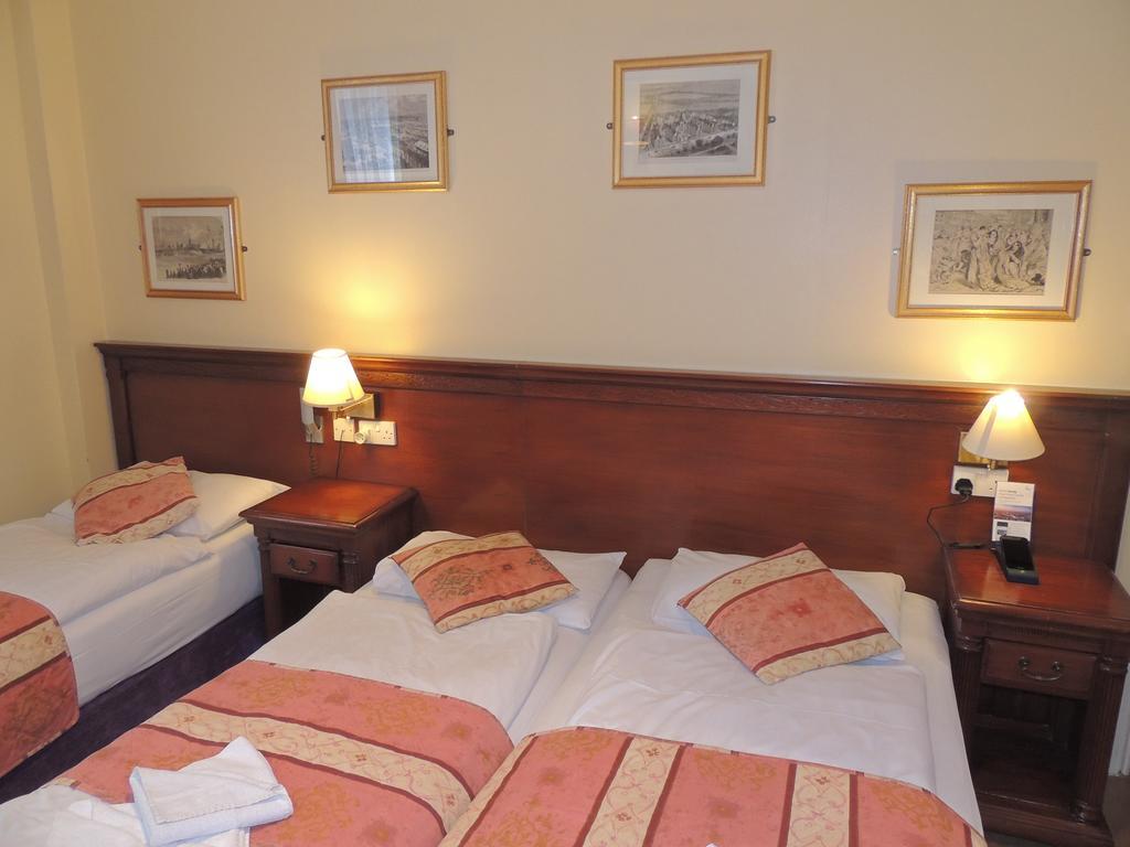 Dolphin Hotel Лондон Екстериор снимка